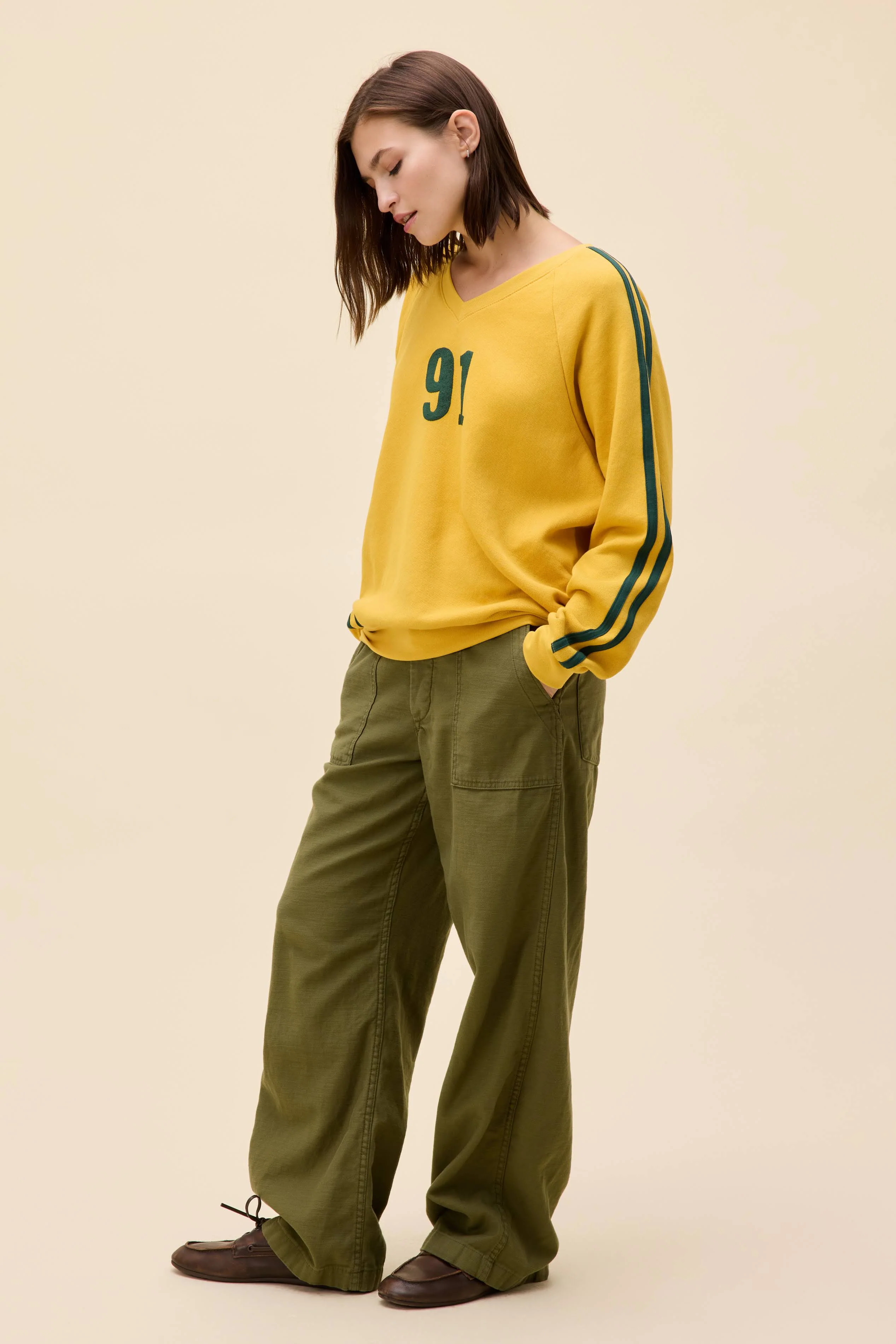 91 V-Neck Sweatshirt - Image 5