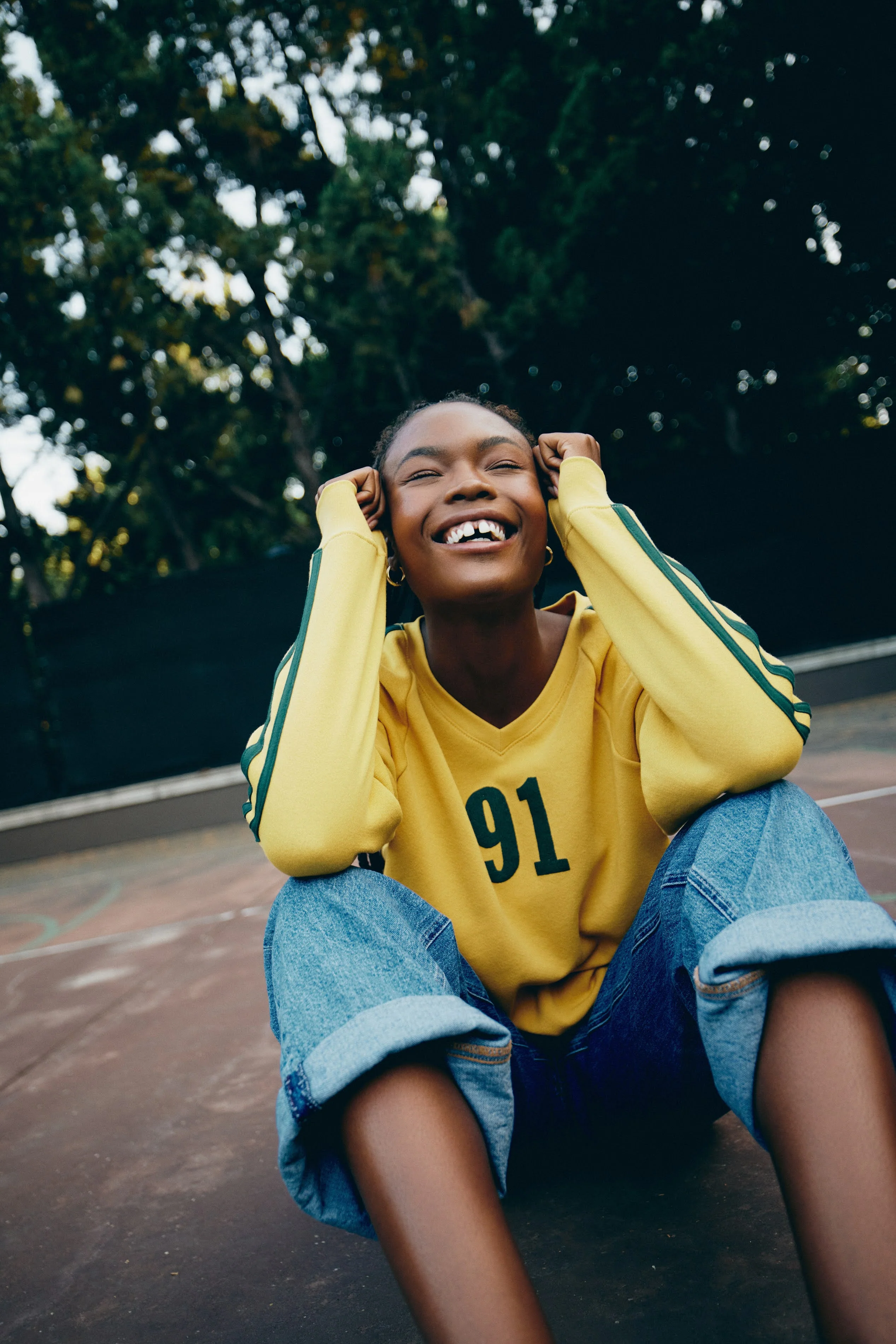 91 V-Neck Sweatshirt - Image 6