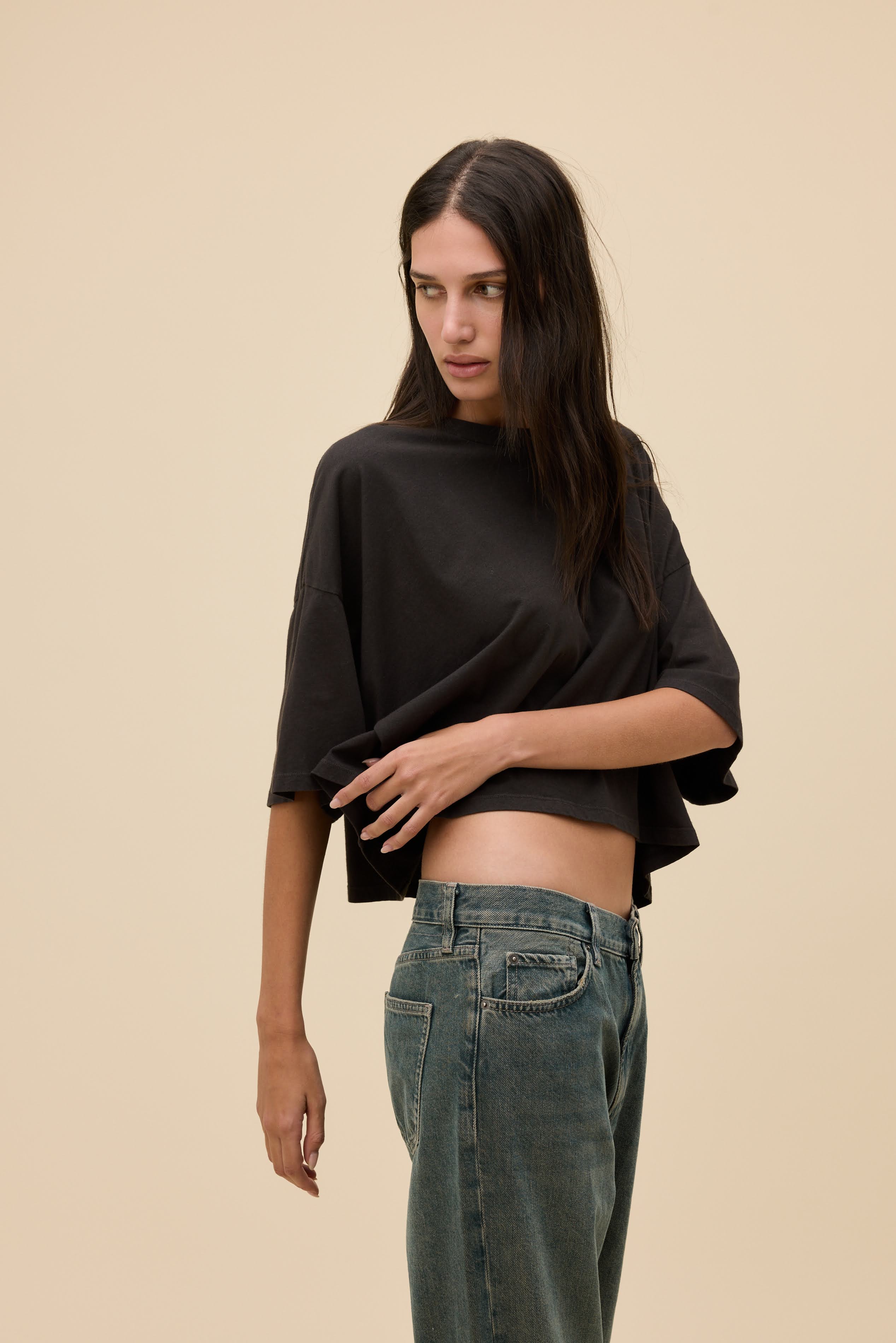 SOLID CROPPED OS TEE - Image 8