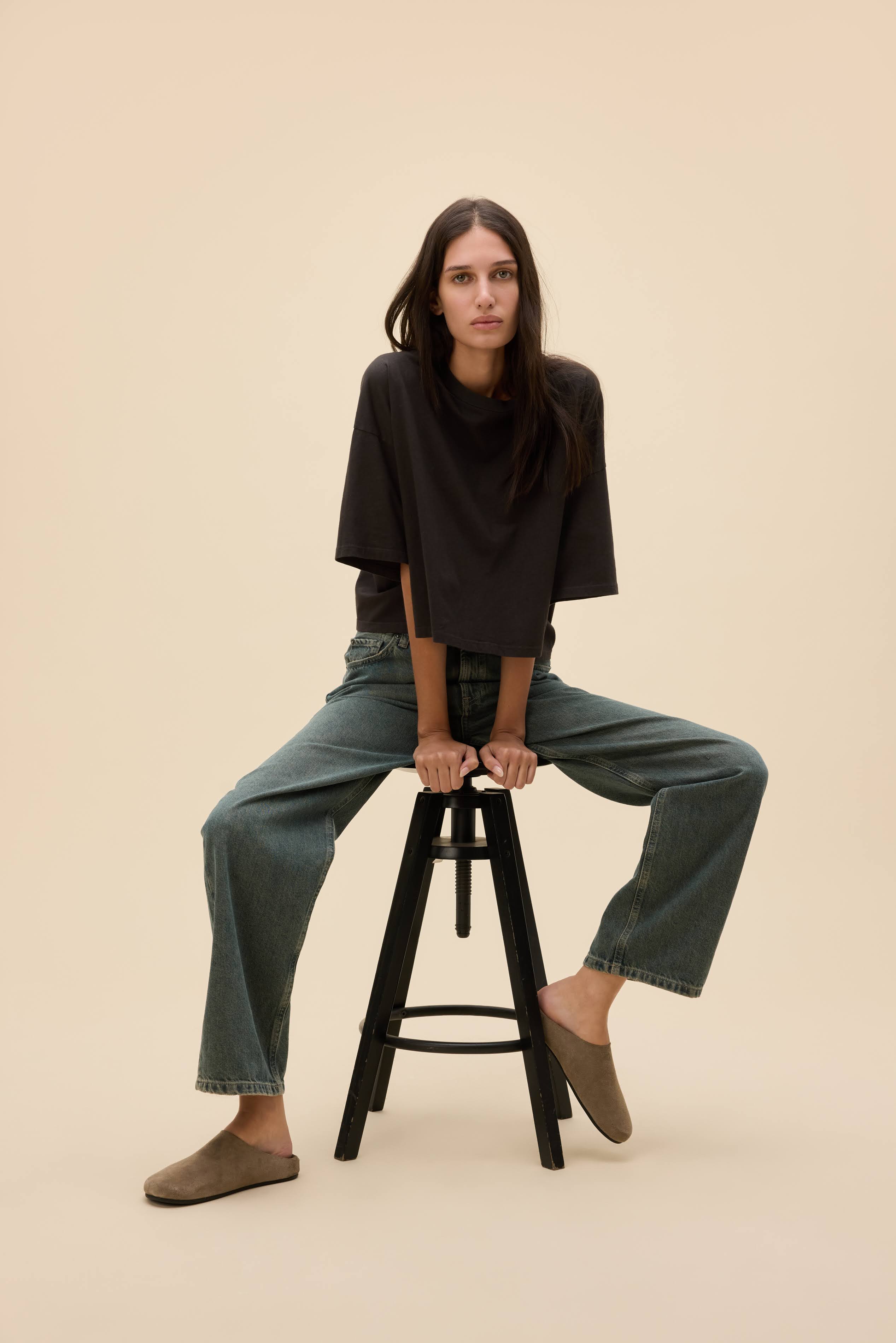 SOLID CROPPED OS TEE - Image 9