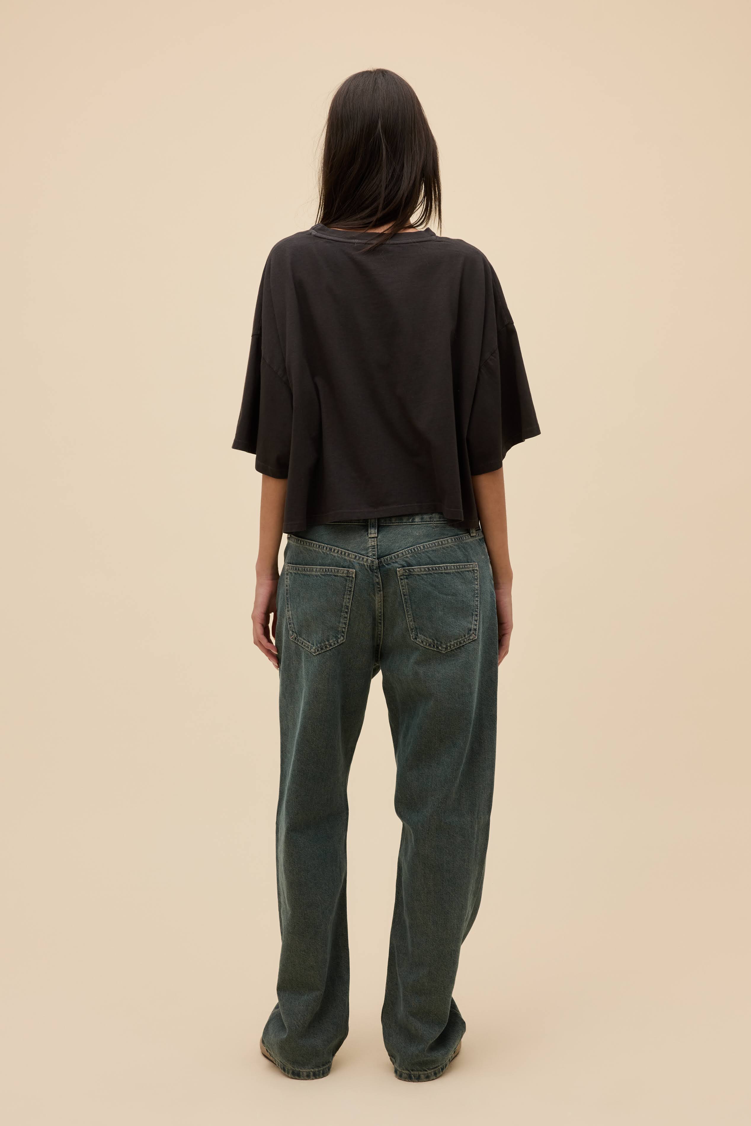 SOLID CROPPED OS TEE - Image 10
